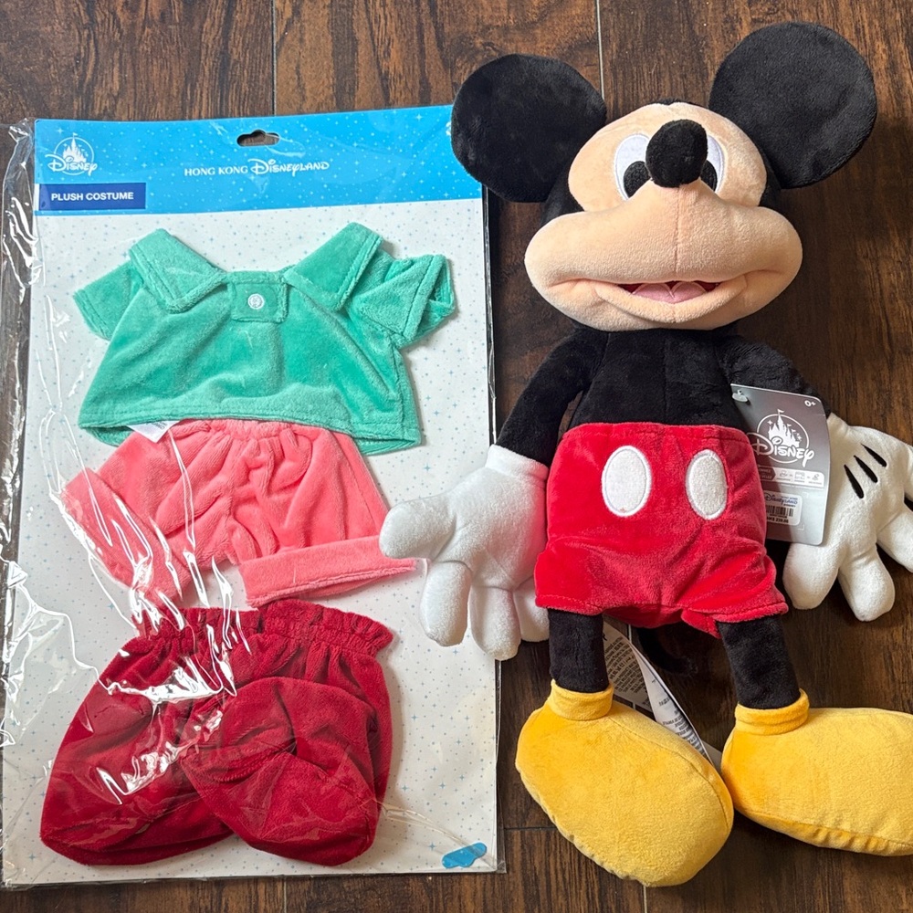 Disneyland Hong Kong Exclusive Mickey Mouse with Hong Kong outfit- NEW with tags